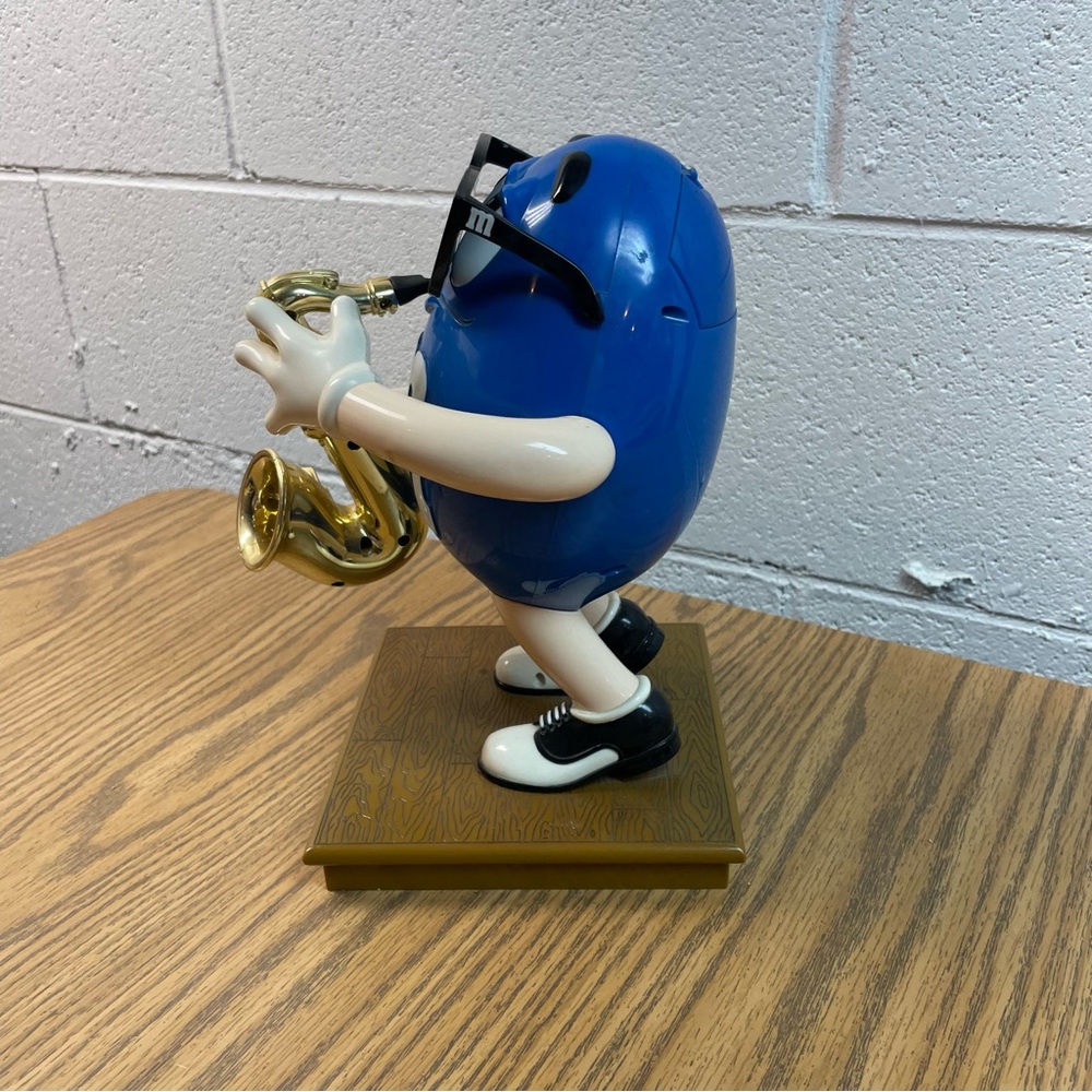 M&Ms Vintage 1998-99 Blue Saxophone Player M&M Candy Dispenser M&M’s Collectors - Picture 8 of 8